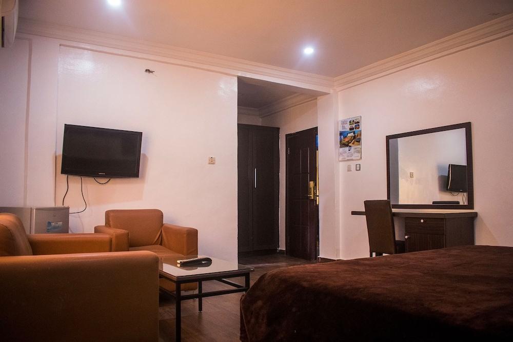 Exquisite Suites & Conference Centre