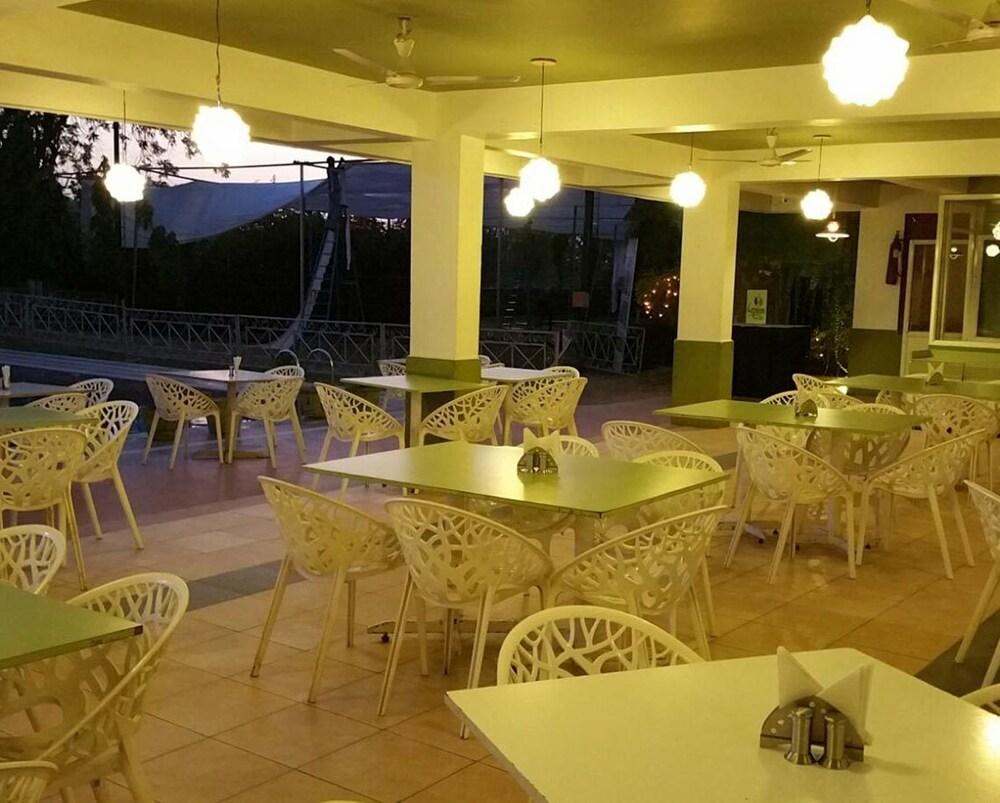 Whistling Meadows Resort