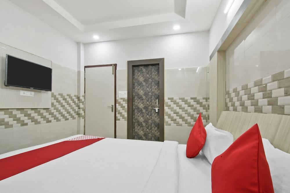 OYO 24887 New Suhani