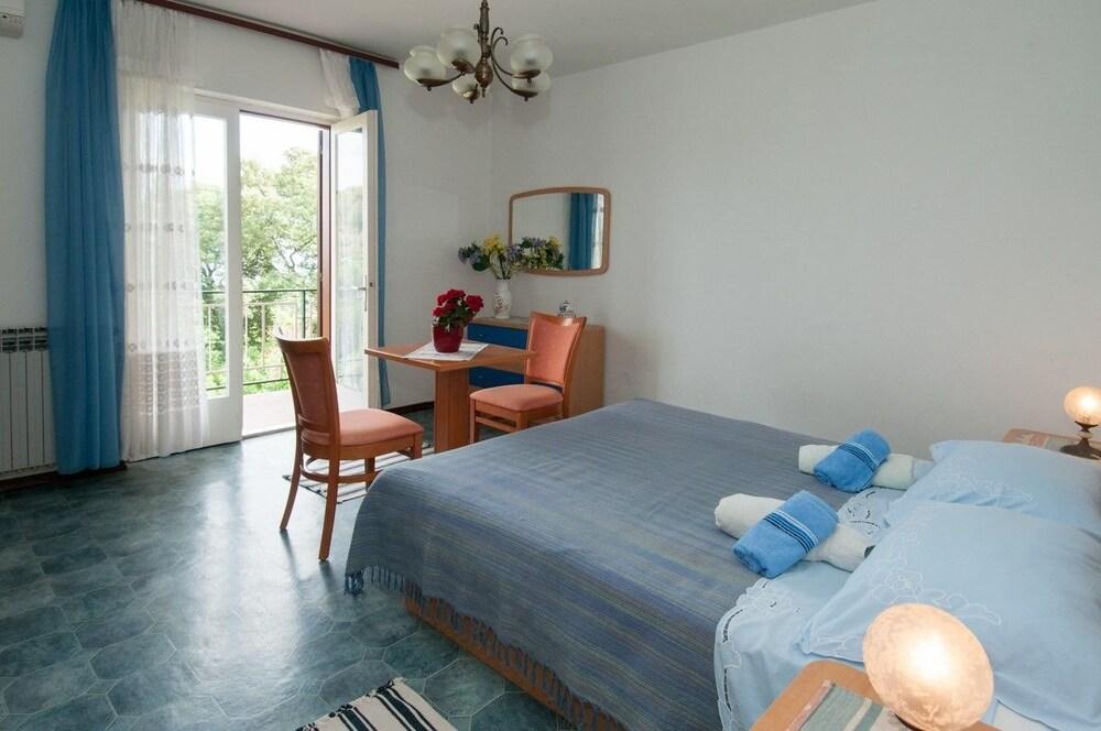 Apartments & Rooms Ribaric