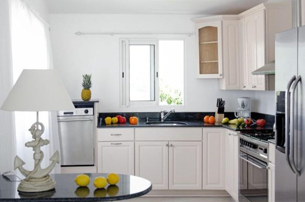 Rising Star by Island Properties Online