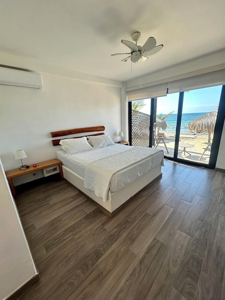 Hoja de Palma Bungalows