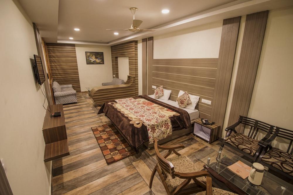 WOWSTAYZ Hotel Sapphire