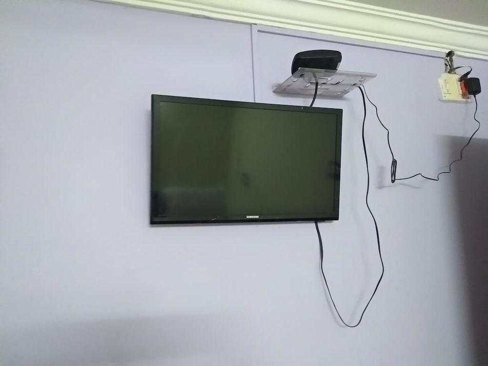 Iroomz K R Residency