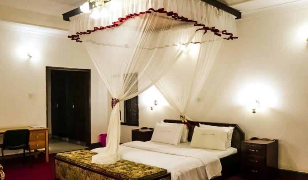 Central Inn Hotel Entebbe