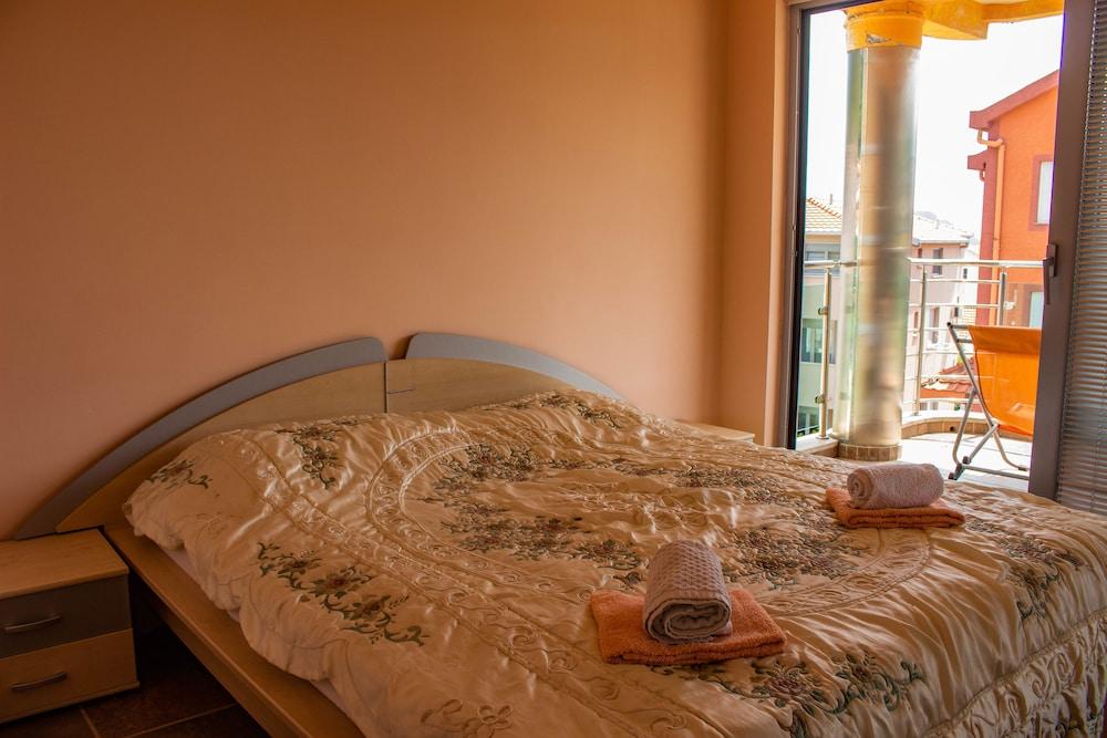 Sea Side Luxury Apartment