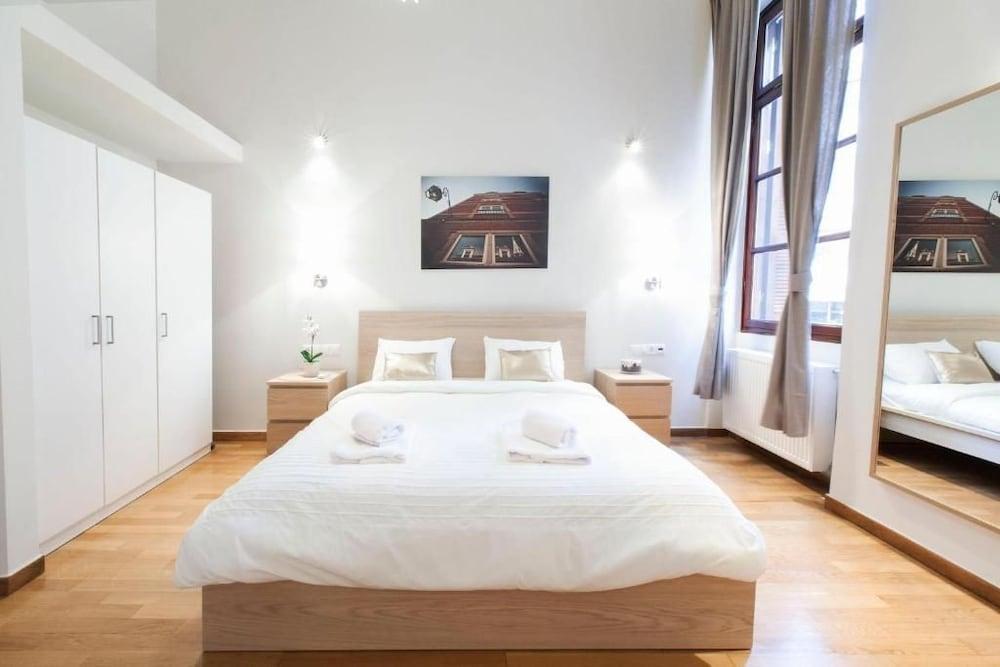 Central Apartments in Psiri