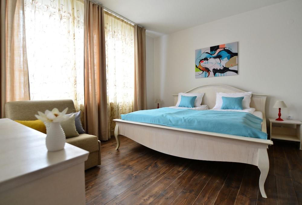 Katerina Guest House