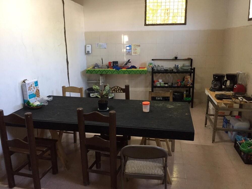 Hostal Mercy Elena - Hostel