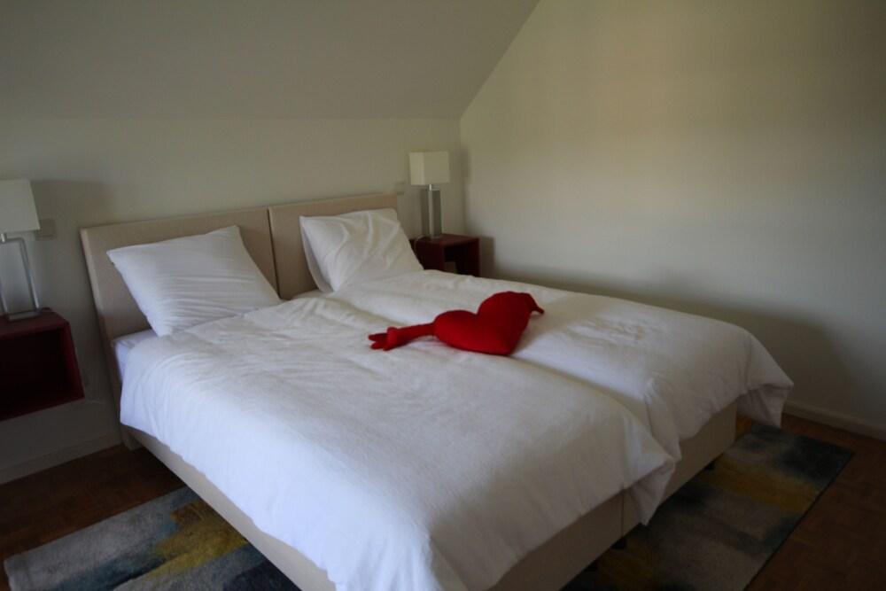 Villa Branca Barreiros Bed & Breakfast