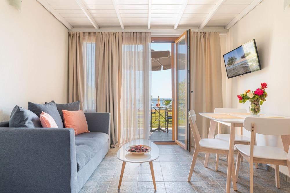 Naftilos Residences II