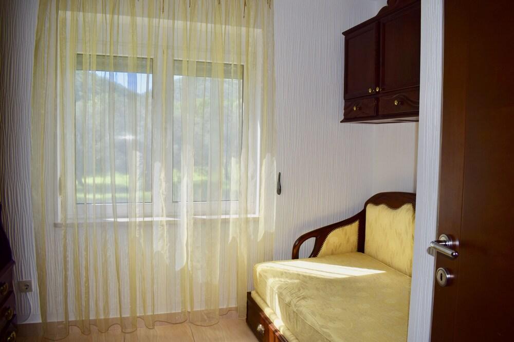 Villa Dolphin apartments