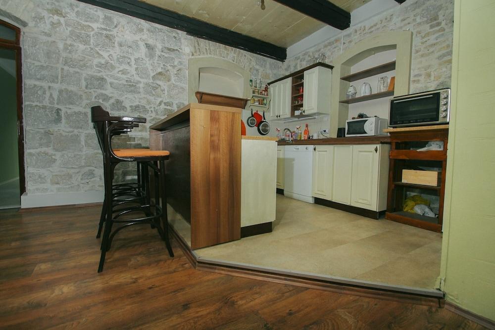 Apartment Vlado next to the beach