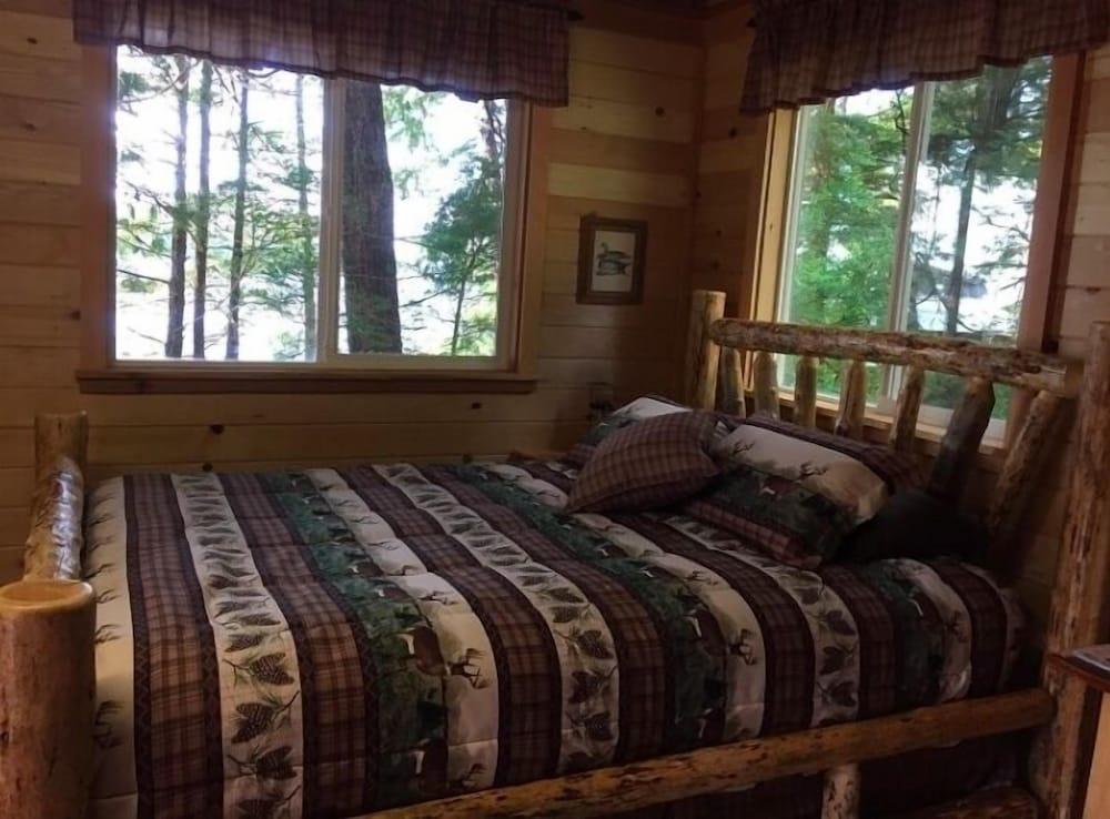 Eagles Wings Wilderness Lodge