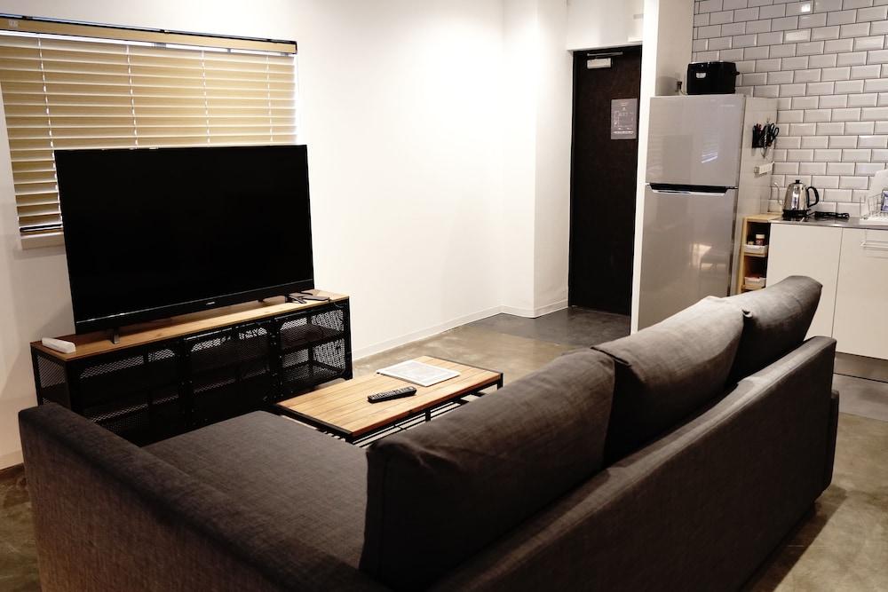 The Gate Casa Familiar