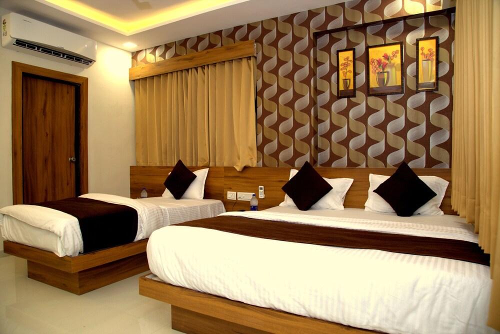 Hotel Leisure by Sky Stays