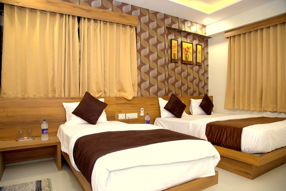 Hotel Leisure by Sky Stays