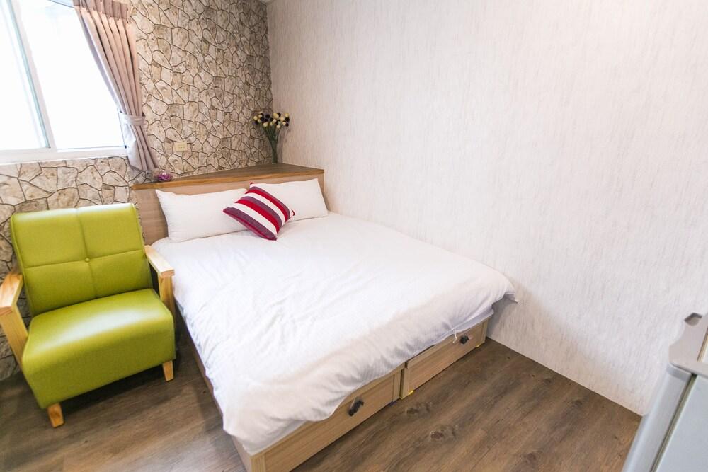 Taichung 213 corner homestay