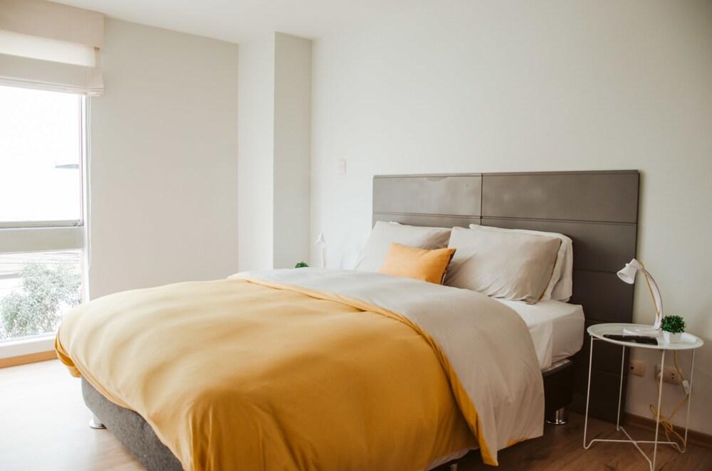 Cozy & Stylish Near the Ocean