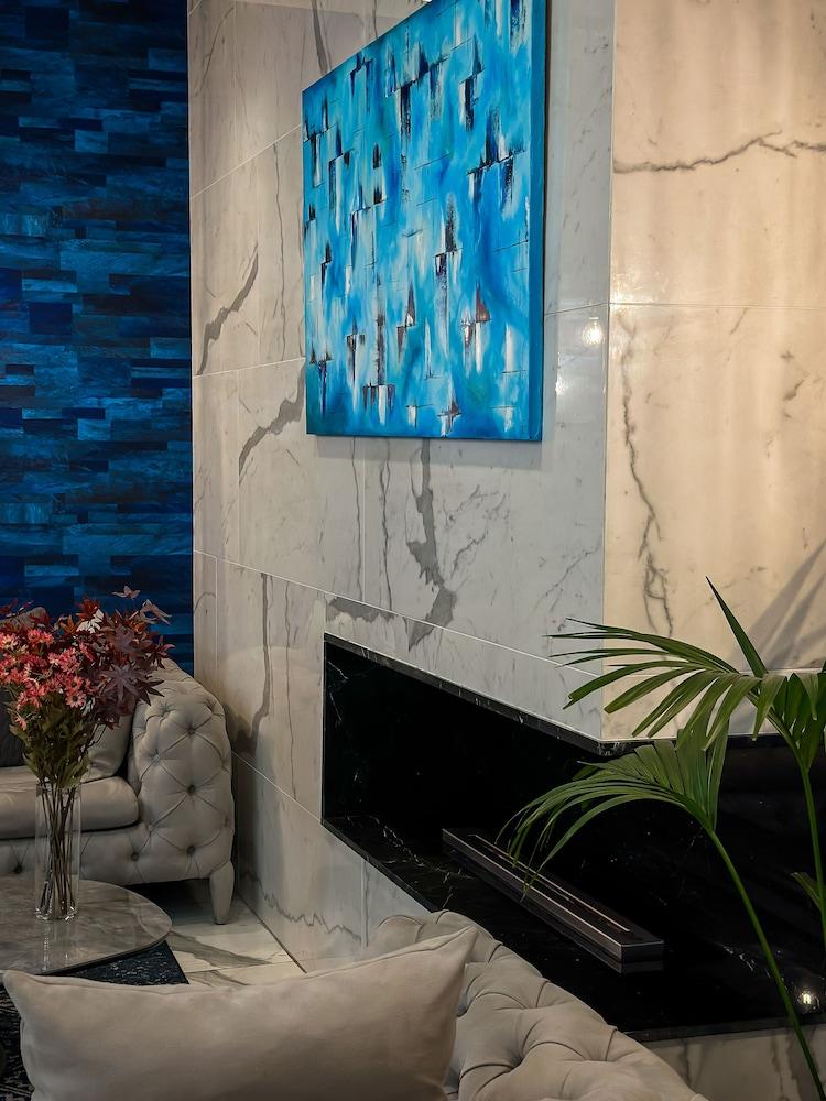 Silver 39 Corner Hotel