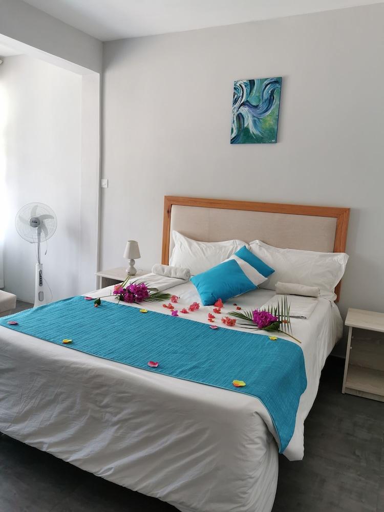 Royal Attitude Business Complex