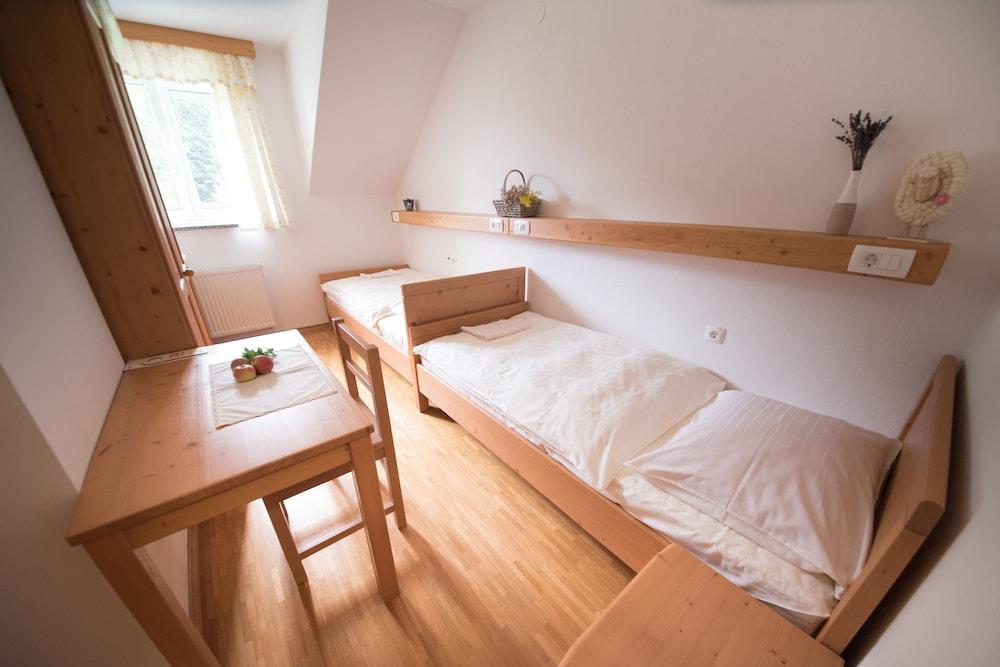 Pr' Dovar Guest House