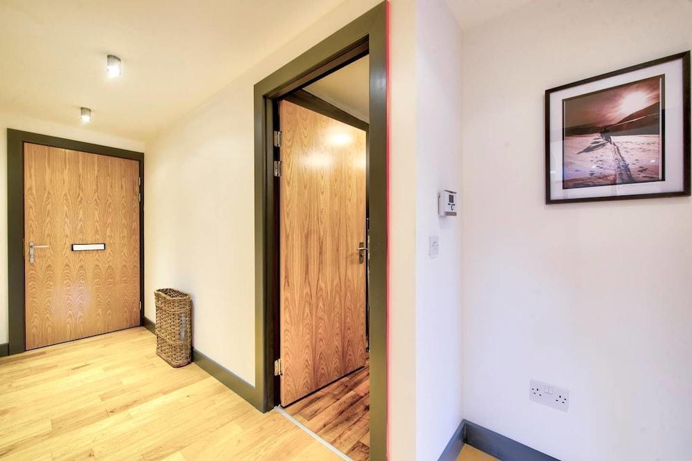 Stylish City Centre Apartment for Two