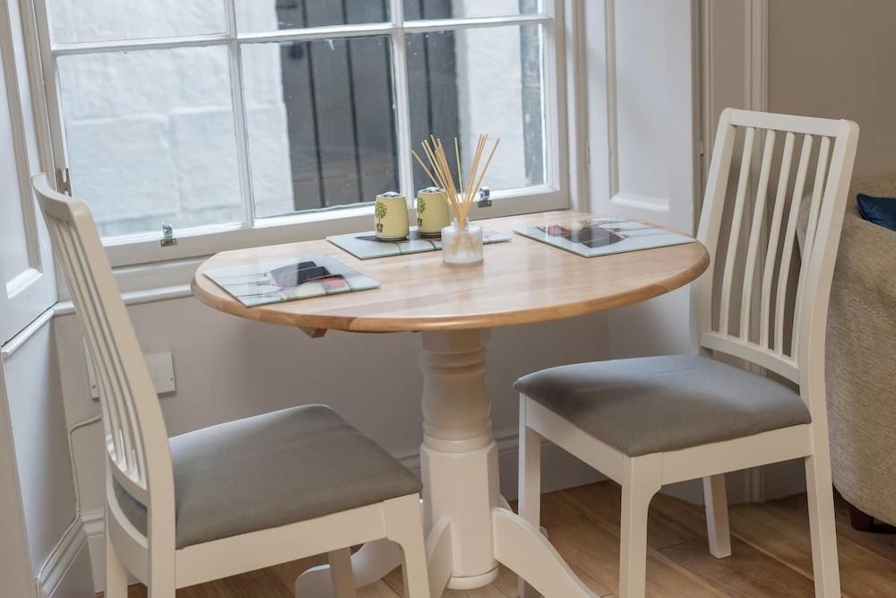 JOIVY Super Central Luxury Edinburgh Apartment