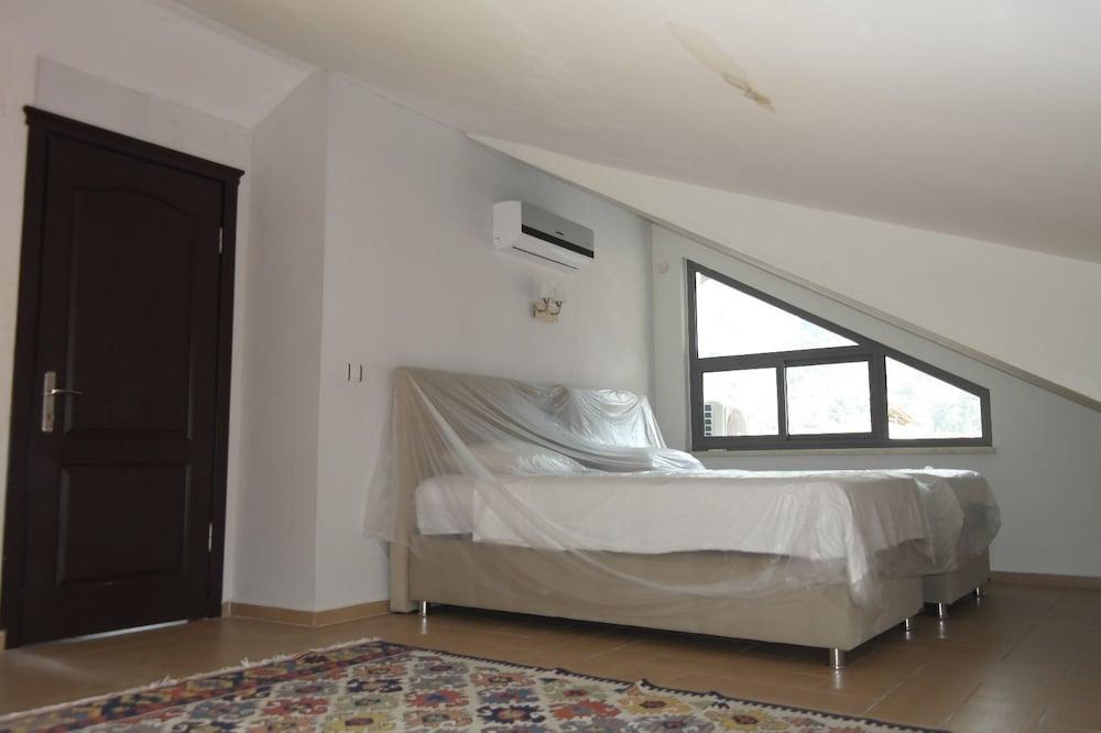 Villa with Private Pool in Icmeler