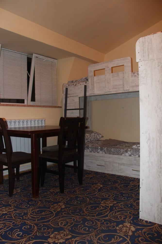 Armenner Hostel and Tours