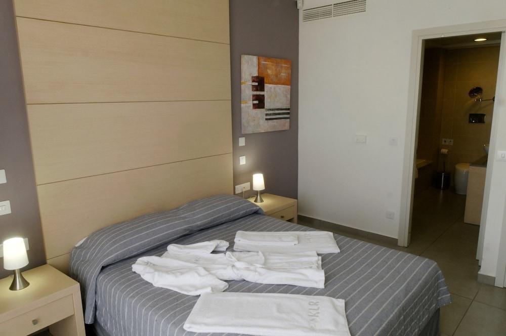 Blue Lagoon Kosher Hotel