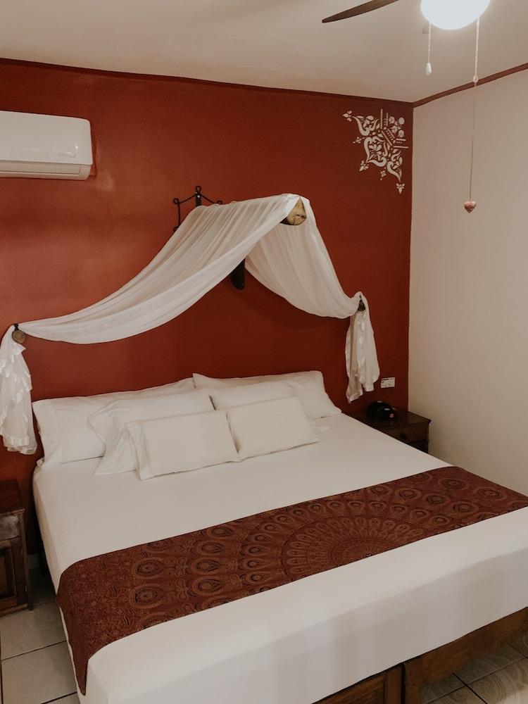 Casa de Olas Boutique Hotel