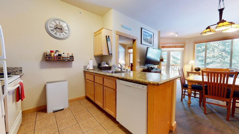 Sunstone #320 2 Bedroom Condo by RedAwning