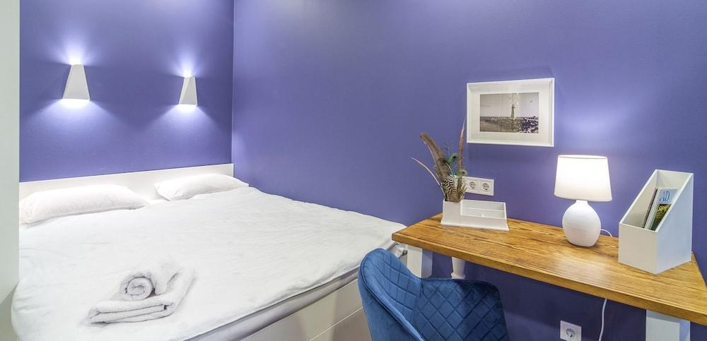 Flatsis Apartment August 23