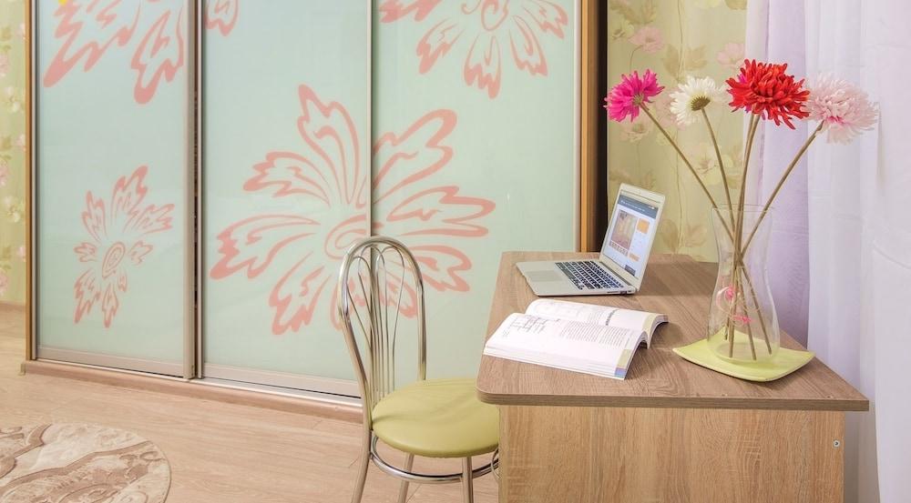 Flatsis Apartment Konstitutsii 2