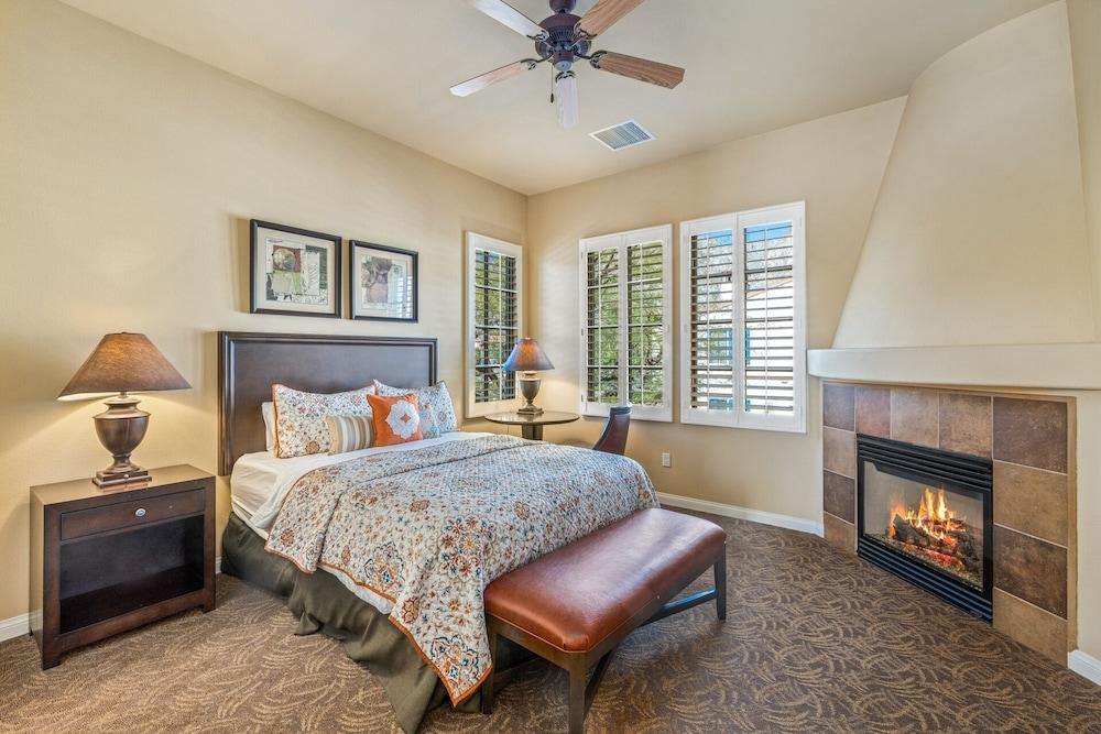 Classic 3 Bedrooms C48 by RedAwning