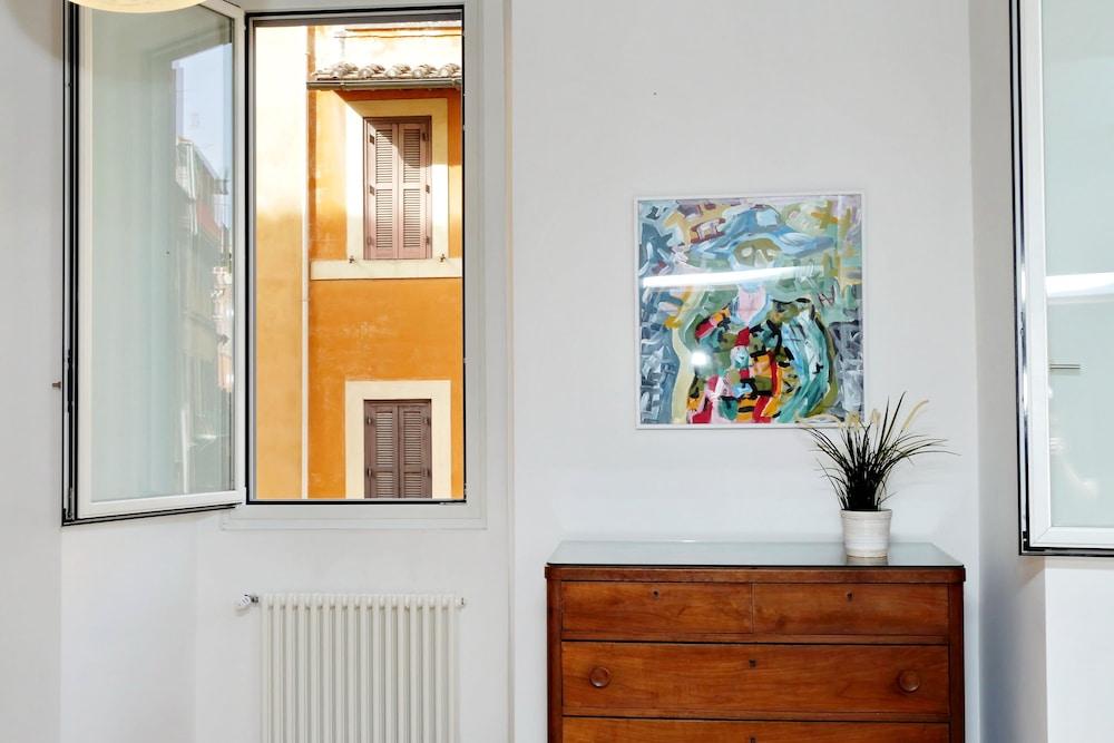 Giulia Charme - My Extra Home