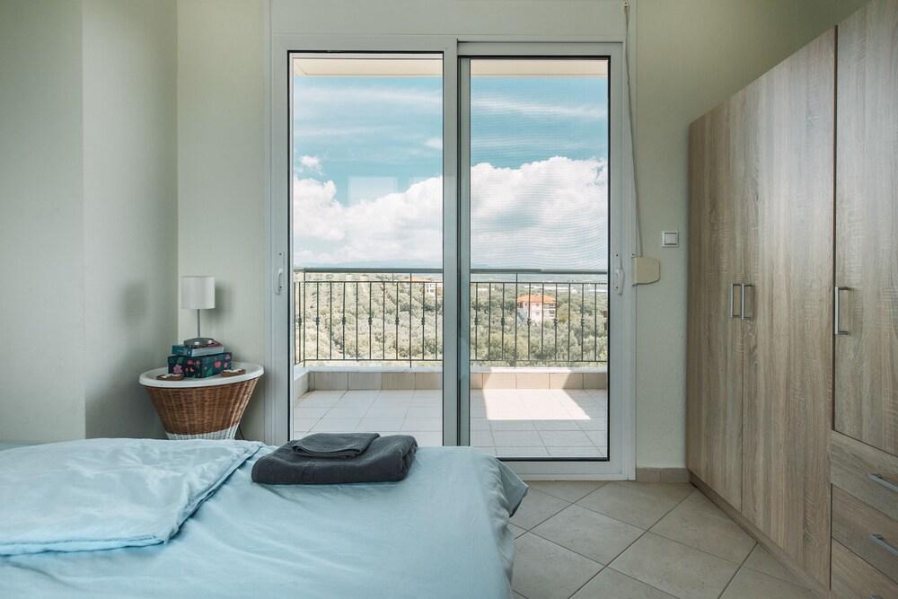 Chloe Villas by QR booking