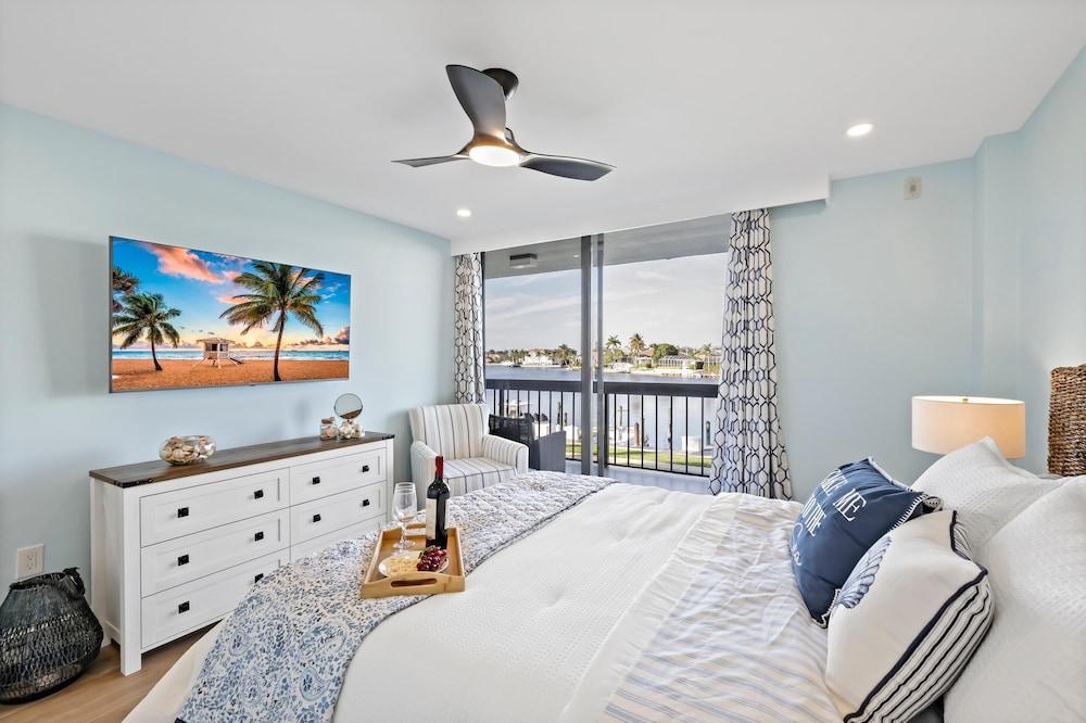 Relaxing Condo With Pool, bay View and Steps to Beach