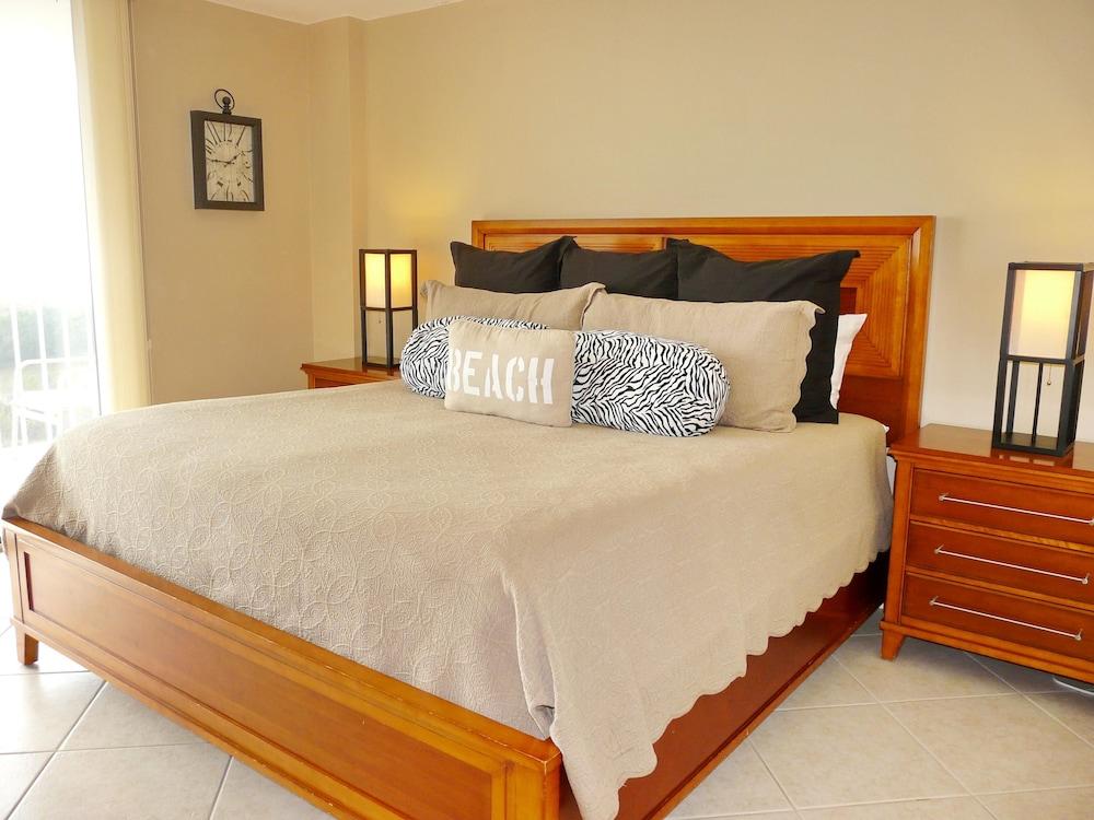 Stylish Beachfront Condo With Pool and Ocean Views