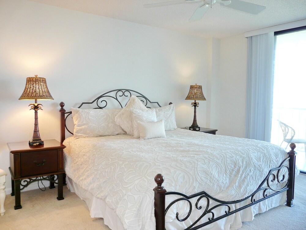 South Seas Tower 4-1708