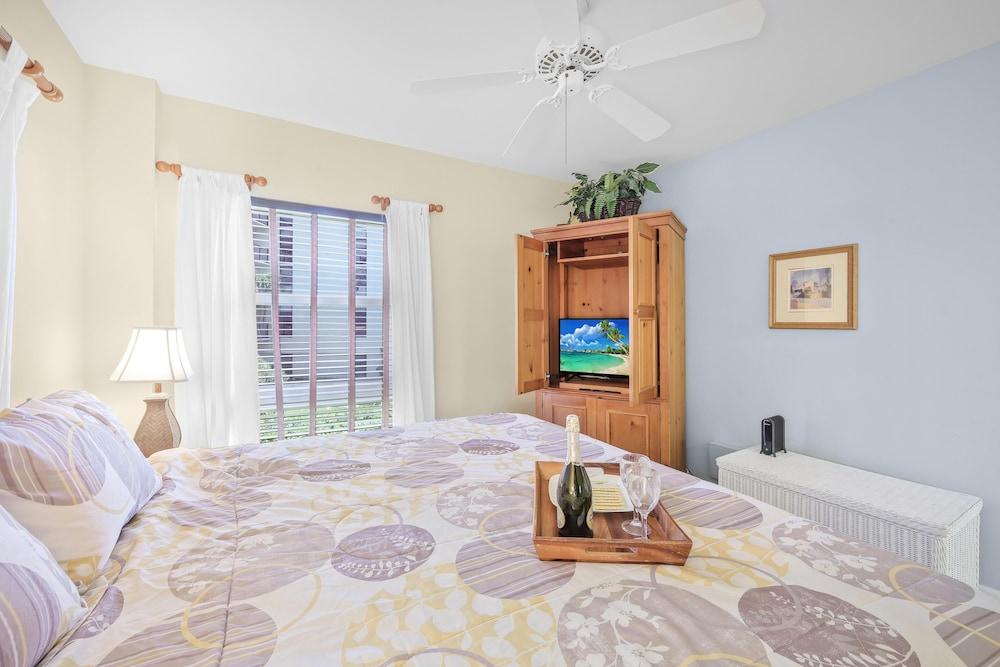 Bungalow-style Beachfront Condo With Pool