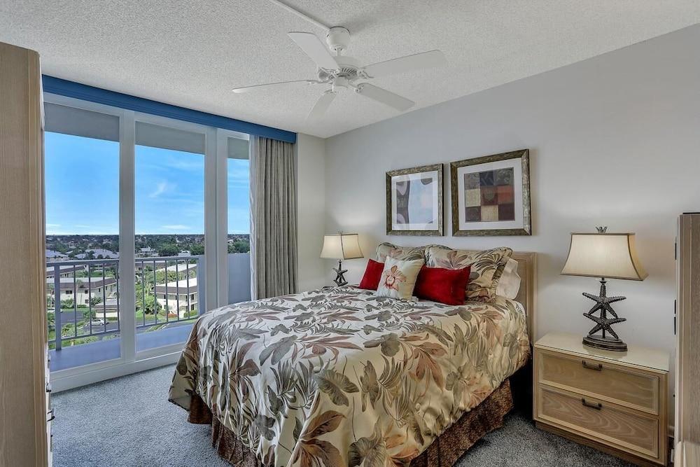 Admiralty House 806 South