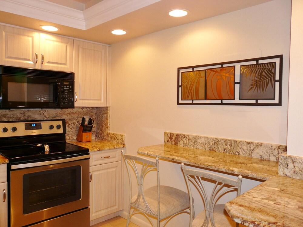 South Seas Tower 3-210