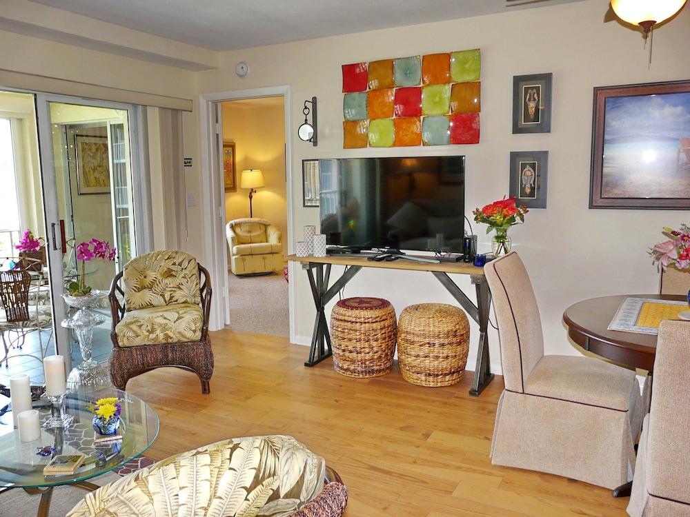 Island-style Condo With Pool, spa and Steps to Beach