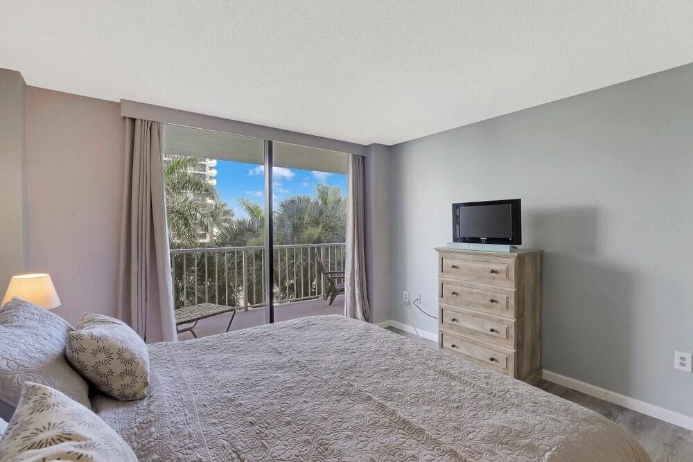 South Seas Tower 4-309