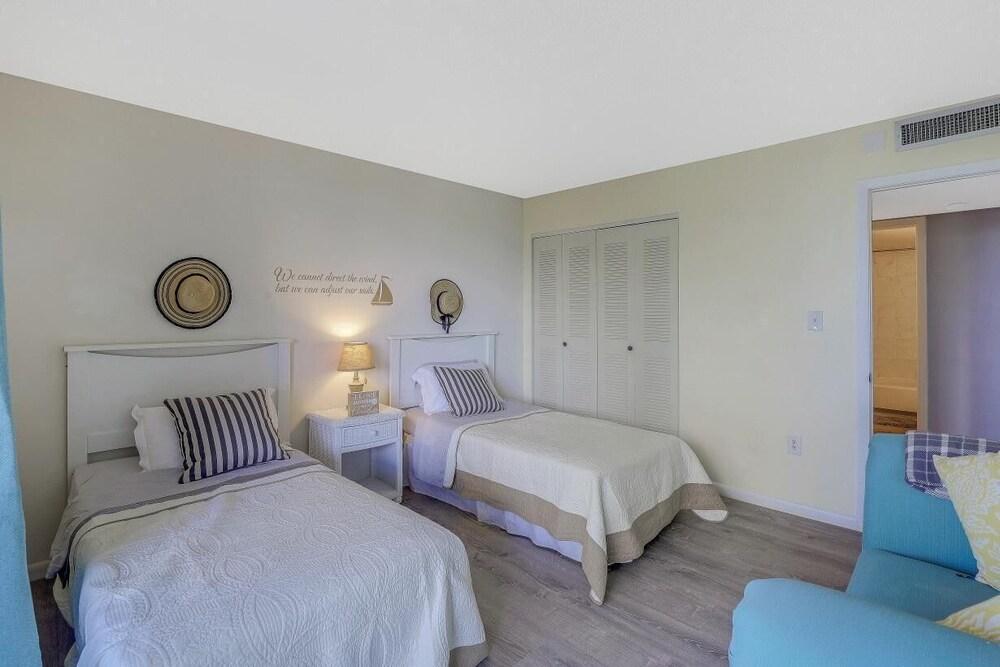 South Seas Tower 4-309