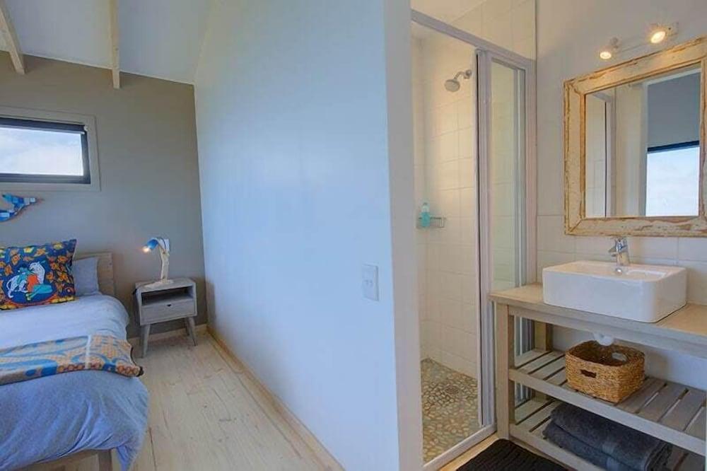 Earth Wind and Ocean 33