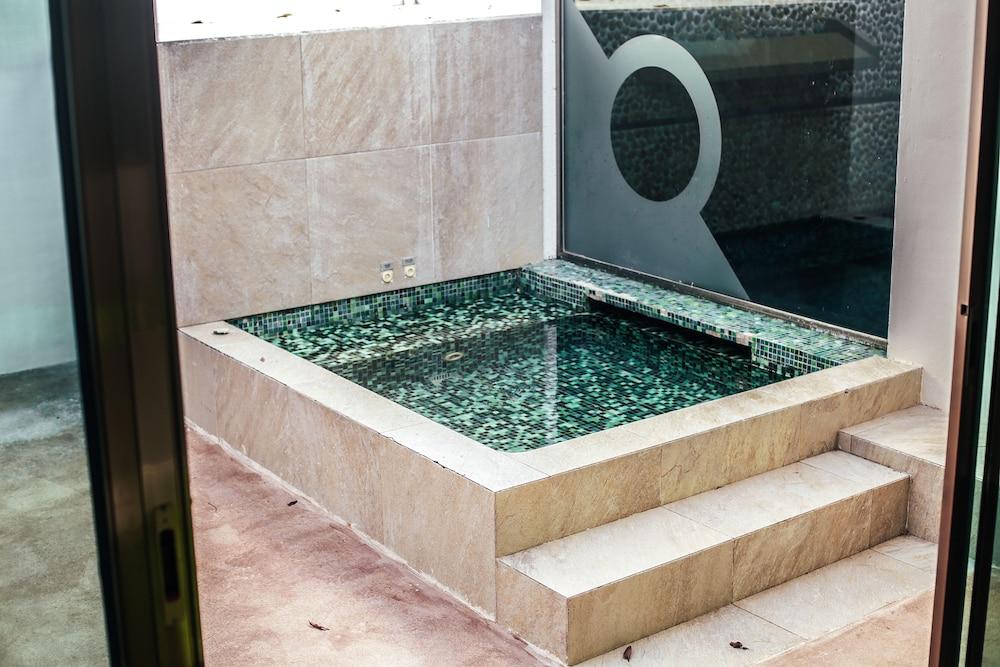 Casa Kaoba Hotel & Suites