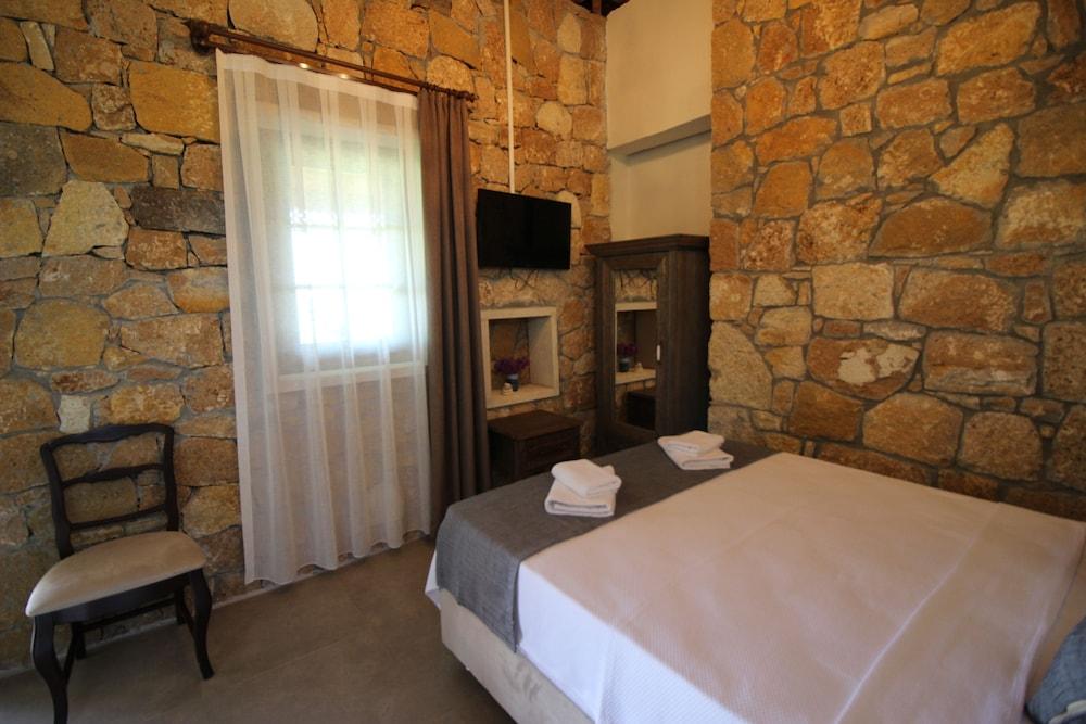 Bozcaada Defne Bag Evi